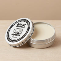 Reuzel Concrete Hold Matte Pomade - open potje met inhoud