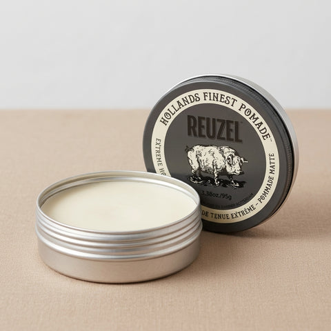Reuzel Extreme Hold Matte Pomade - open potje met inhoud